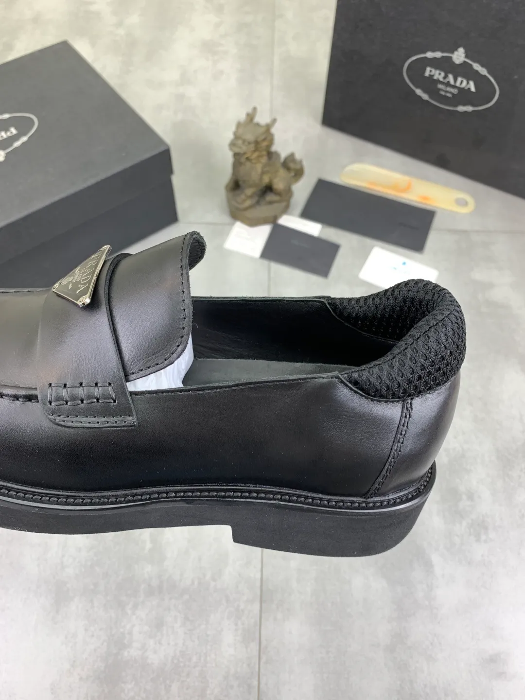 Men's shoes 💰P480 new style 💰 💎💎💎 water-dyed cow lining original order quality PRADA —🆘.Prada original purchase agent, high-end business leather shoes, fabric: imported from Italy cowhide material ➕ water-dyed cow lining/cowhide lining ➕ special original outsole, fine workmanship, real thing ^_^ Photographed 🎬size: 39-44